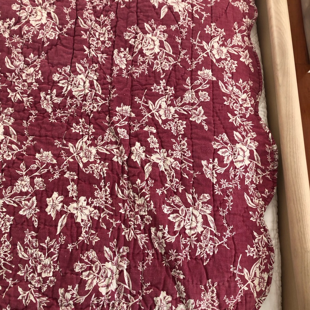 EUC Burgundy Floral Design Quilt - Throw - Reversible with Channel Stitching - Picture 3 of 14